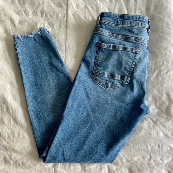 Zara Original Denim Skinny Jeans with Frayed Hem - Picture 2 of 7